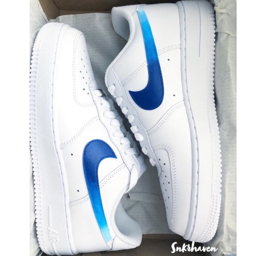 Nike Ombrรฉ Blue - Picture 1 of 1